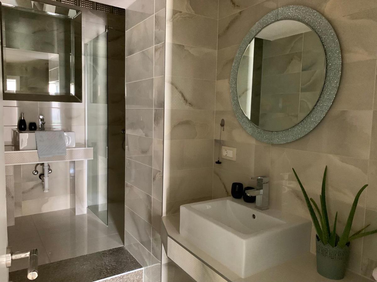 Deluxe Suites Mandic Omiš Exterior foto
