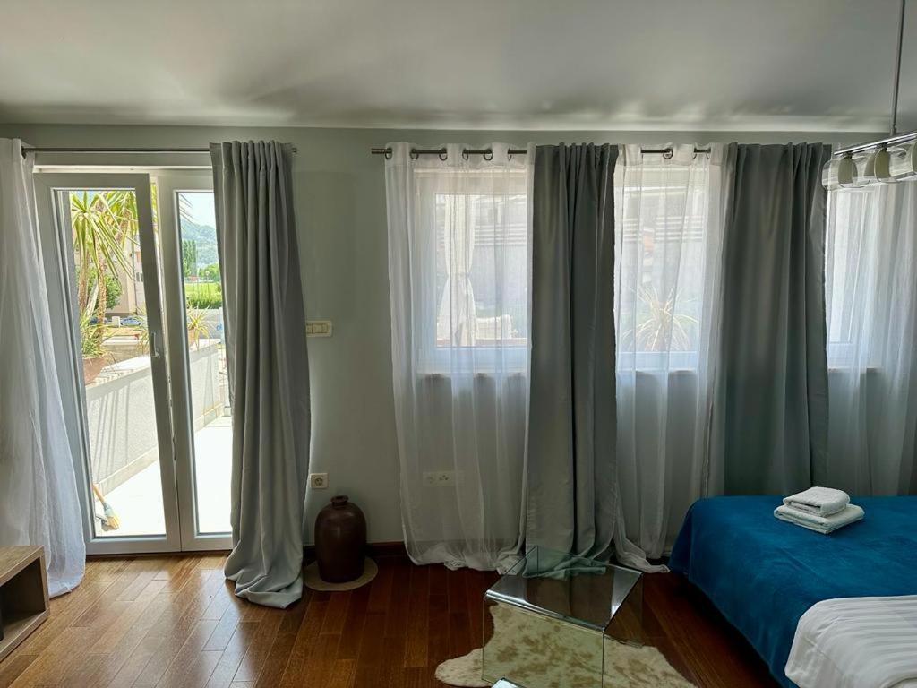 Deluxe Suites Mandic Omiš Exterior foto